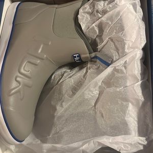 Huk Rogue Wave boots